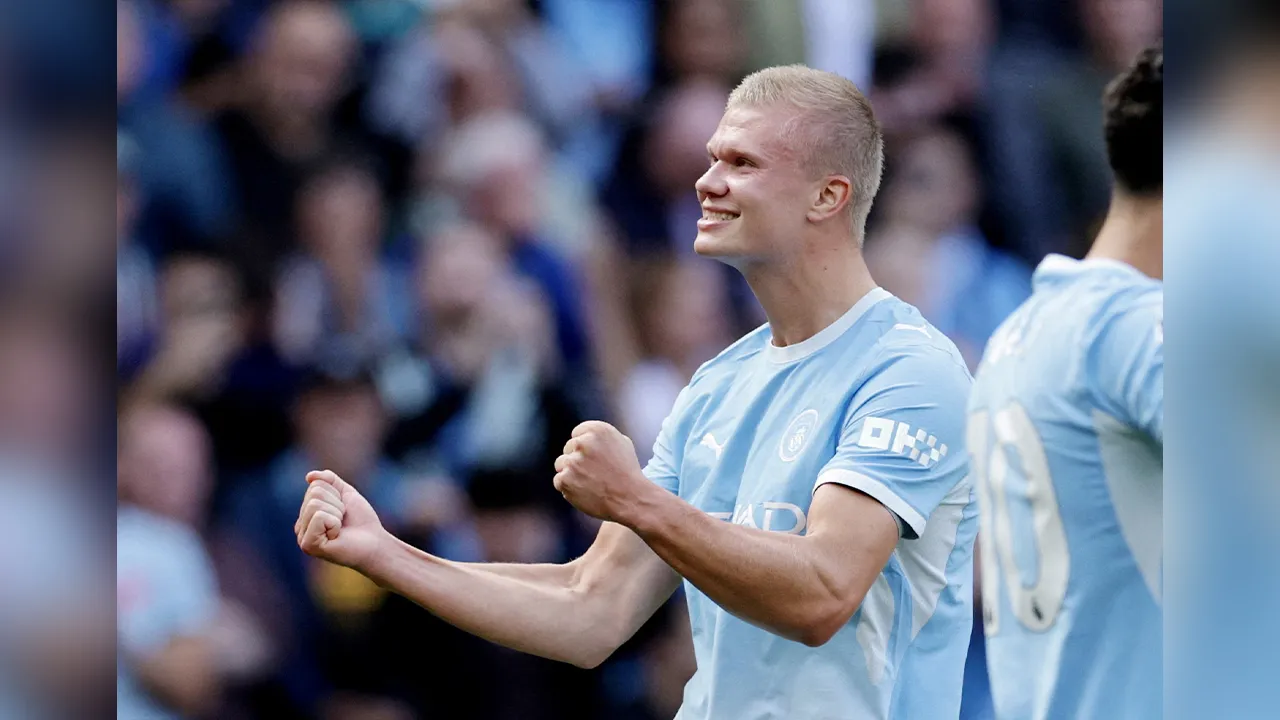 Soccer Football - Premier League - Manchester City v Coventry City - Etihad Stadium, Manchester, Britain - September 5, 2026 Manchester City's Erling Haaland celebrates scoring their first goal REUTERS/Phil Noble EDITORIAL USE ONLY. NO USE WITH UNAUTHORIZED AUDIO, VIDEO, DATA, FIXTURE LISTS, CLUB/LEAGUE LOGOS OR 'LIVE' SERVICES. ONLINE IN-MATCH USE LIMITED TO 120 IMAGES, NO VIDEO EMULATION. NO USE IN BETTING, GAMES OR SINGLE CLUB/LEAGUE/PLAYER PUBLICATIONS. PLEASE CONTACT YOUR ACCOUNT REPRESENTATIVE FOR FUR