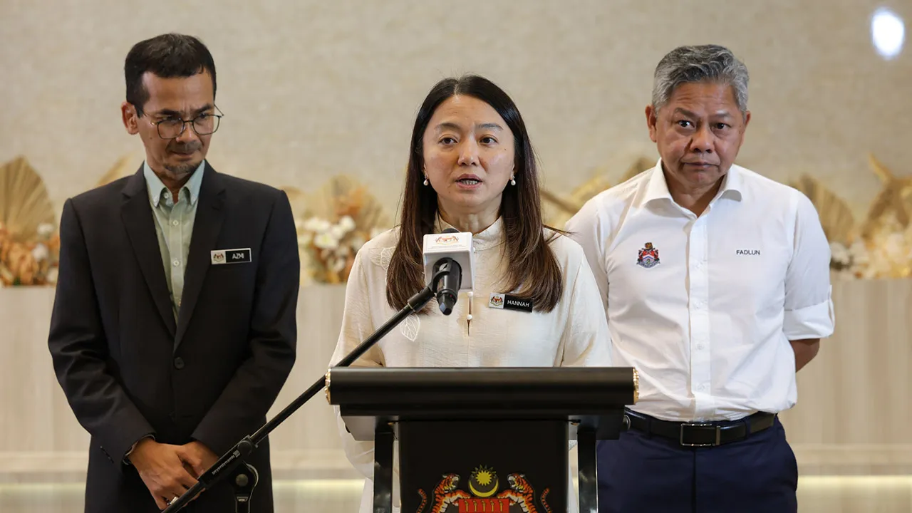 HANNAH YEOH Bazar Deepavali