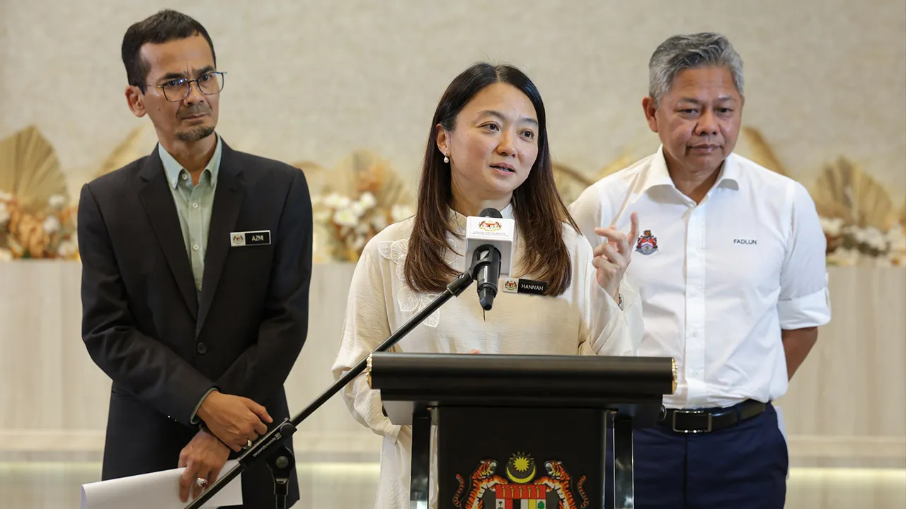 HANNAH YEOH Bazar Deepavali