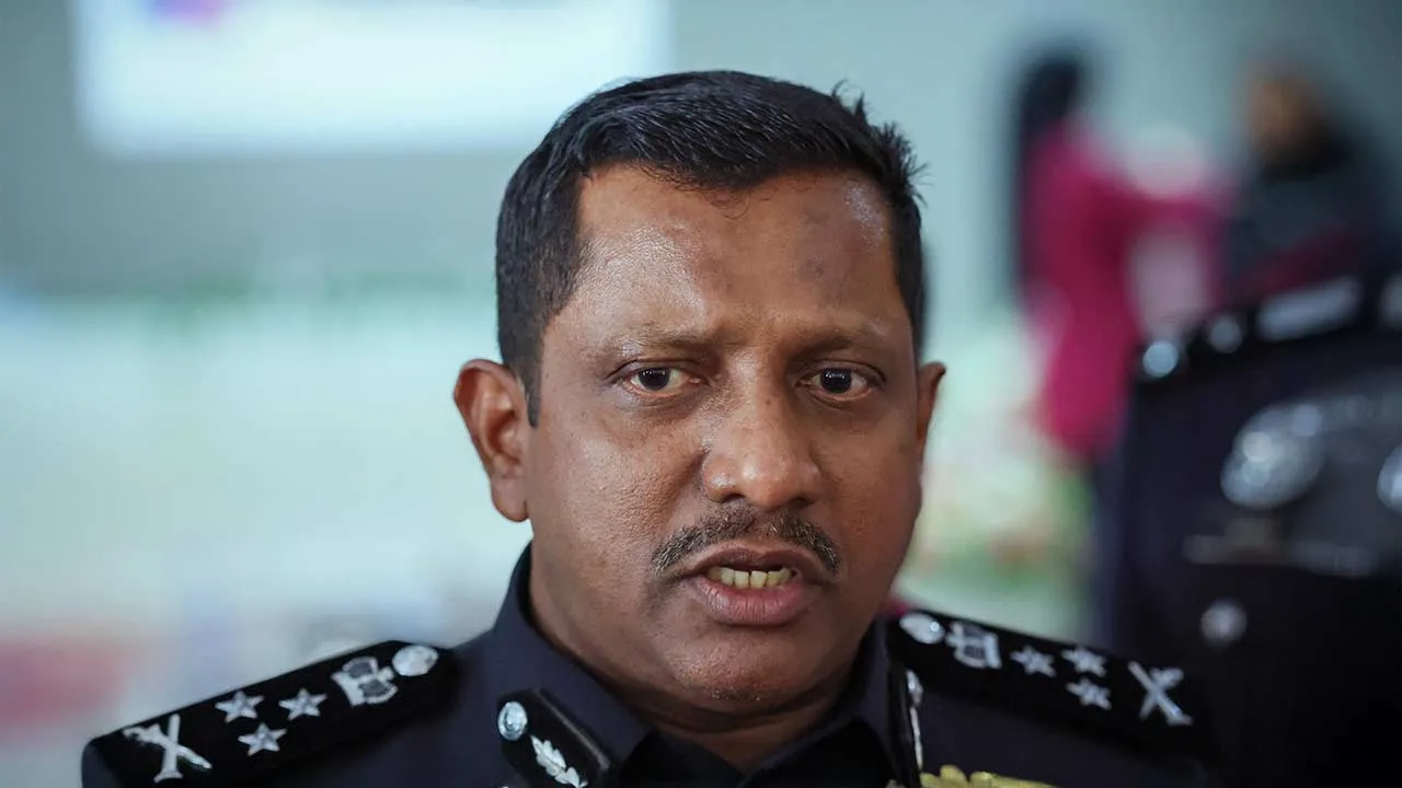 BACHOK, 10 Sept - Pengarah Jabatan Siasatan Jenayah Narkotik (JSJN) Bukit Aman Datuk Hussein Omar Khan bercakap pada sidang media selepas Program lawatan strategik ke Pusat Pemulihan Penagihan Narkotik (PUSPEN) Bachok, di sini hari ini. - fotoBERNAMA (2026) HAK CIPTA TERPELIHARA