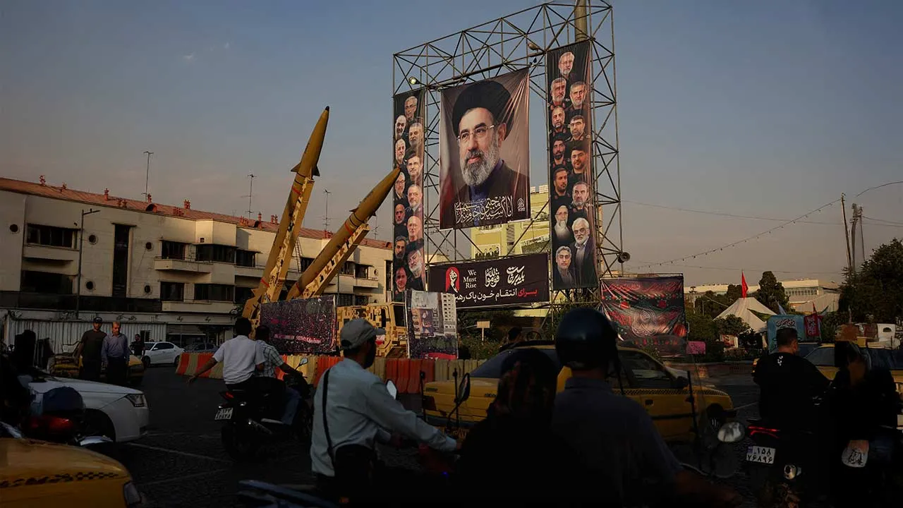 Iranian missiles are displayed next to a banner with a picture of Iran's Supreme Leader, Mojtaba Khamenei, on a street in Tehran, Iran, September 27, 2026. Majid Asgaripour/WANA (West Asia News Agency) via REUTERS ATTENTION EDITORS - THIS PICTURE WAS PROVIDED BY A THIRD PARTY. ISRAEL OUT. NO COMMERCIAL OR EDITORIAL SALES IN ISRAEL. NO ACCESS FOR ISRAELI MEDIA. NO USE BBC PERSIAN. NO USE VOA PERSIAN. NO USE MANOTO. NO USE IRAN INTERNATIONAL. NO USE RADIO FARDA. DIGITAL: NO USE BBC PERSIAN. NO USE VOA PERSIAN