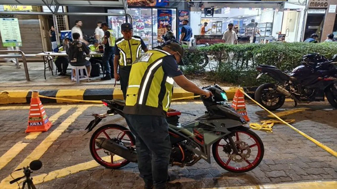  BERNAMA @bernamadotcom · 2h JAS kompaun enam motosikal gagal ujian bunyi bising, pelepasan gas_JAS WPKL