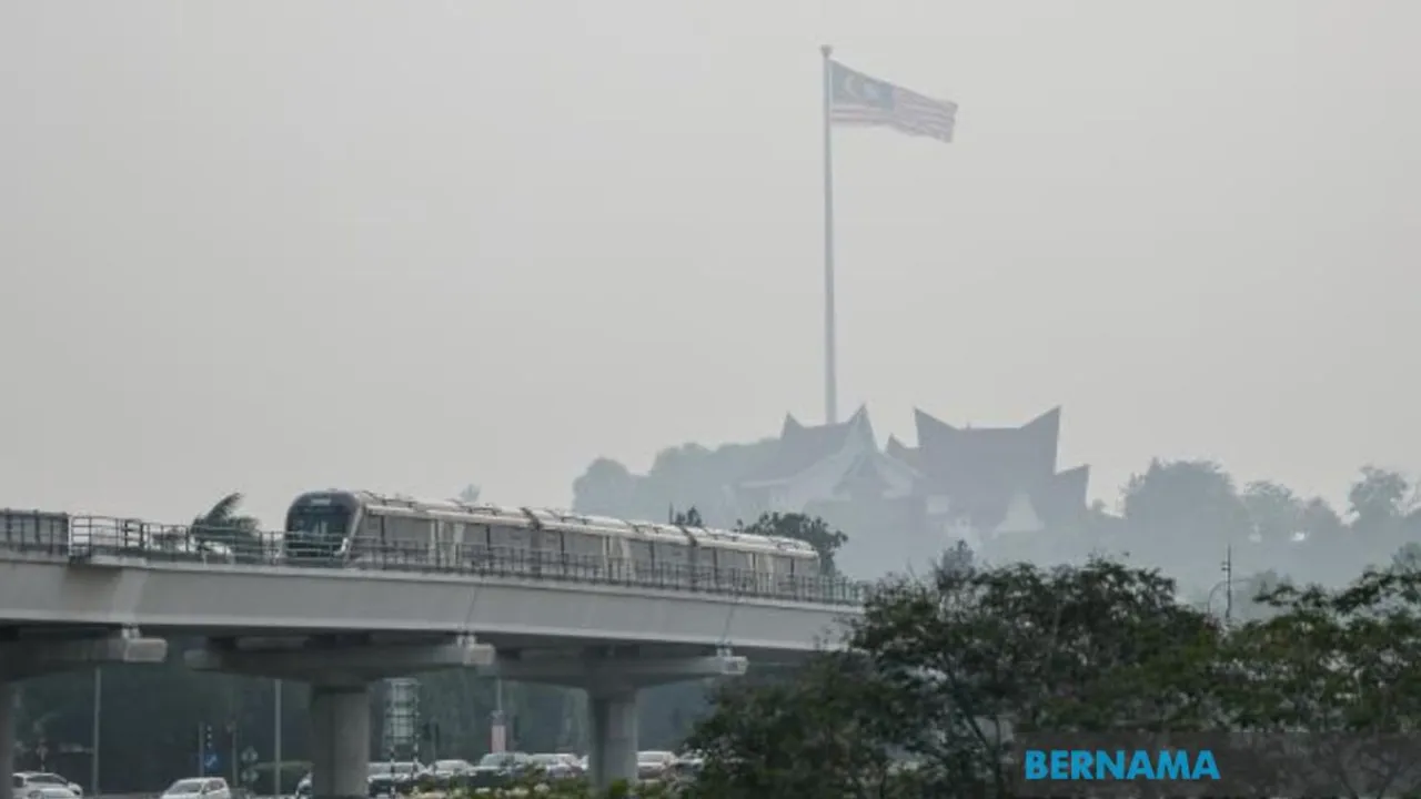 KUALA LUMPUR, 18 Sept (Bernama) -- Sebanyak 33 kawasan di seluruh negara mencatatkan bacaan Indeks Pencemar Udara (IPU) pada tahap tidak sihat setakat 9 pagi ini.