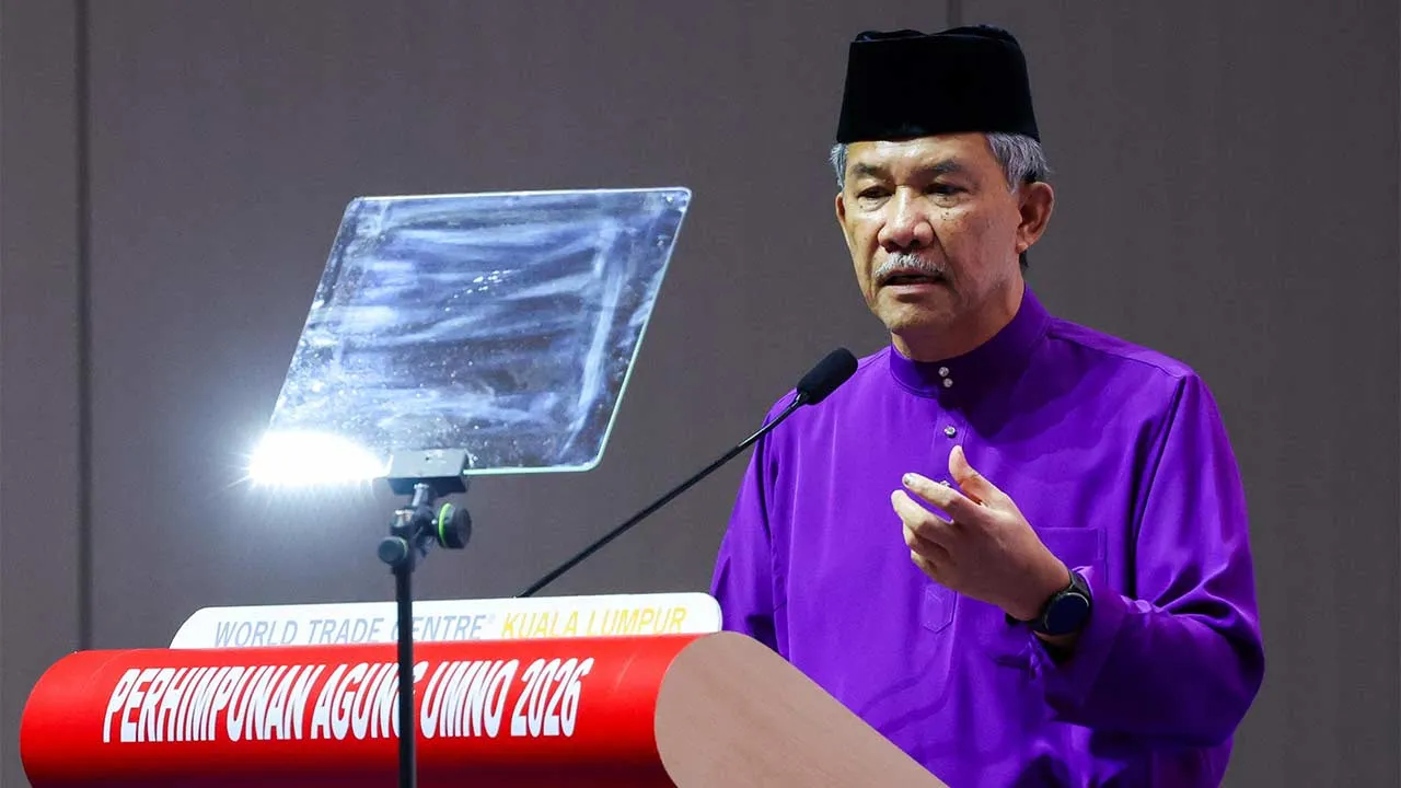 KUALA LUMPUR, 9 Sept - Timbalan Presiden UMNO Datuk Seri Mohamad Hasan berucap hadir pada Perasmian Perhimpunan Agung Pergerakan Sayap Wanita, Pemuda dan Puteri UMNO sempena Perhimpunan Agung UMNO 2026 di Dewan Merdeka, Pusat Dagangan Dunia Kuala Lumpur hari ini. - fotoBERNAMA (2026) HAK CIPTA TERPELIHARA