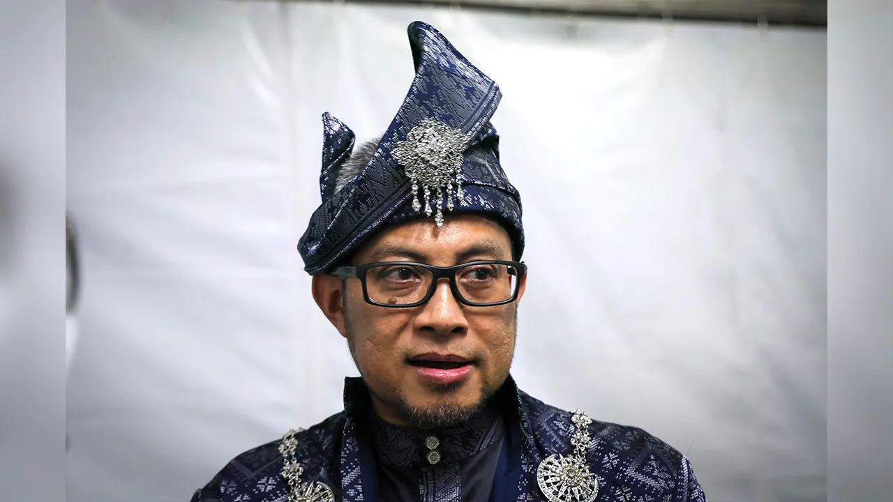 ALOR GAJAH, 19 Sept - Ketua Pengarah Jabatan Kebudayaan dan Kesenian Negara (JKKN) Mohd Amran Mohd Haris pada sidang media selepas Perasmian Festival Seni Selat dan Sungai Melaka 2026 di Lapangan Tanjung Bidara Airstrip, Kem Terendak Melaka hari ini. - fotoBERNAMA (2026) HAK CIPTA TERPELIHARA