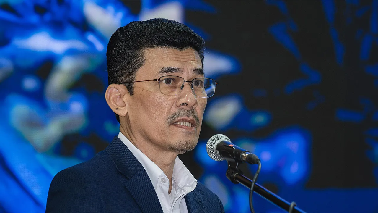 KUALA LUMPUR, 21 Sept - Timbalan Ketua Pengarah Perkhidmatan Awam (Pembangunan) Datuk Dr. Mohd Bakhari Ismail berucap pada Majlis Perasmian Persidangan Pegawai Psikologi Perkhidmatan Awam Tahun 2026 (PSYCON 2026) di Institut Tadbiran Awam Negara (INTAN), Bukit Kiara, hari ini. - fotoBERNAMA