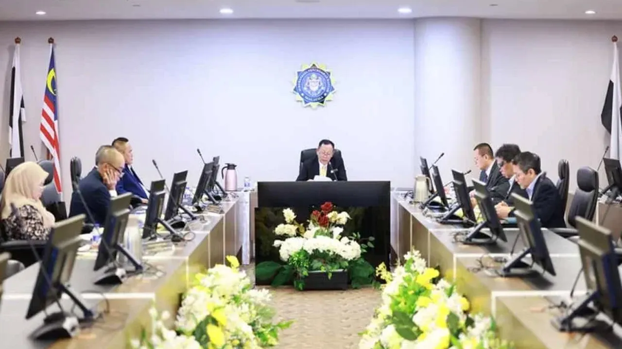 https://www.sinarharian.com.my/article/797507/berita/semasa/652-penjawat-awam-terima-ganjaran-rm1-18-juta-lapor-rasuah---sprm