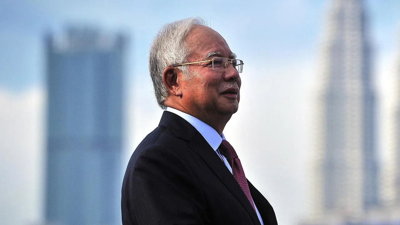 KUALA LUMPUR, 25 Mac - Perdana Menteri Datuk Seri Najib Tun Razak ketika memeriksa Perbarisan Peringatan Hari Polis ke-211 Tahun 2018 di Pusat Latihan Polis, Jalan Semarak hari ini. - fotoBERNAMA (2018) HAK CIPTA TERPELIHARA