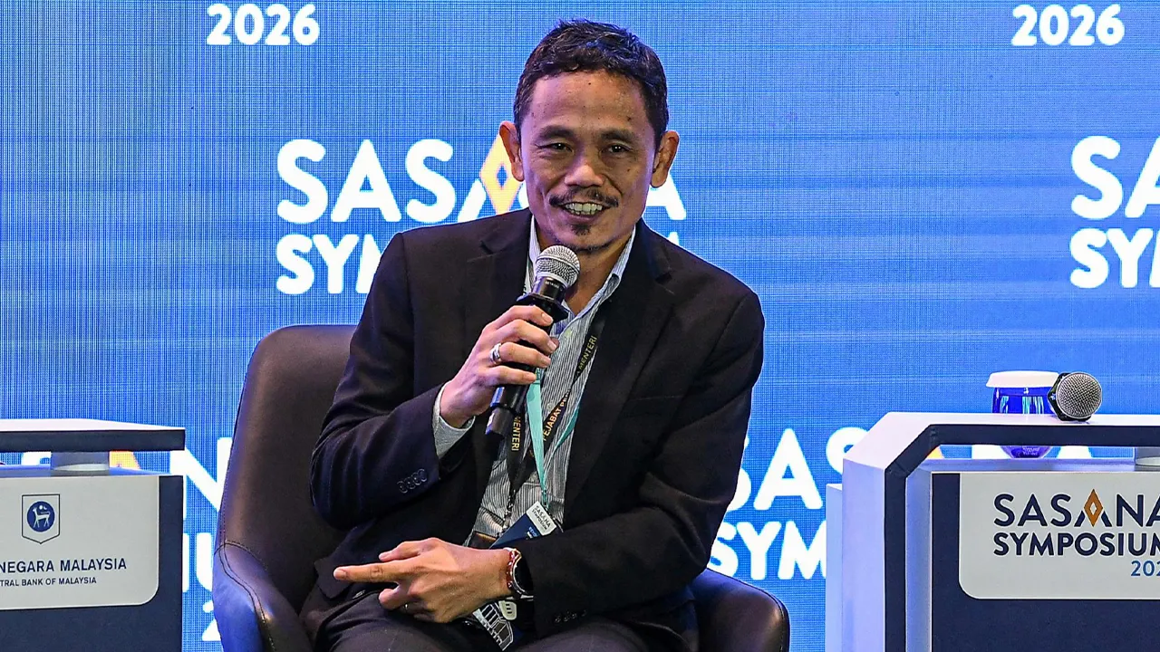 KUALA LUMPUR, July 28 - Prime Minister"s Office Economic Advisor Nurhisham Hussein speaks as a panelist during the forum titled "Resilience: Implications for Policy and Practice" held in conjunction with the Sasana Symposium 2026 at Sasana Kijang here today. - fotoBERNAMA (2026) COPYRIGHTS RESERVED  Photographed By: MUHAMMAD HAZIM IZAM