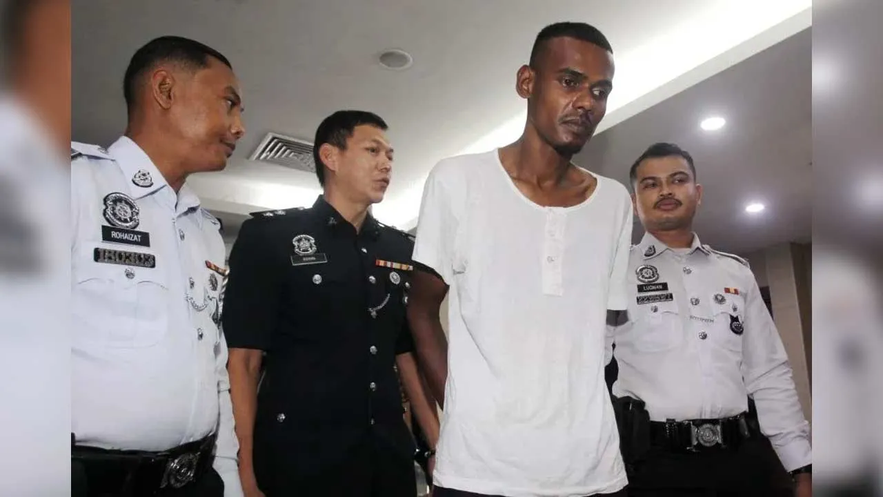 IPOH - Seorang pencuci kereta mengaku tidak bersalah di Mahkamah Sesyen Ipoh pada Rabu atas pertuduhan cuba membunuh seorang anggota polis dengan merempuh mangsa menggunakan kereta minggu lalu.