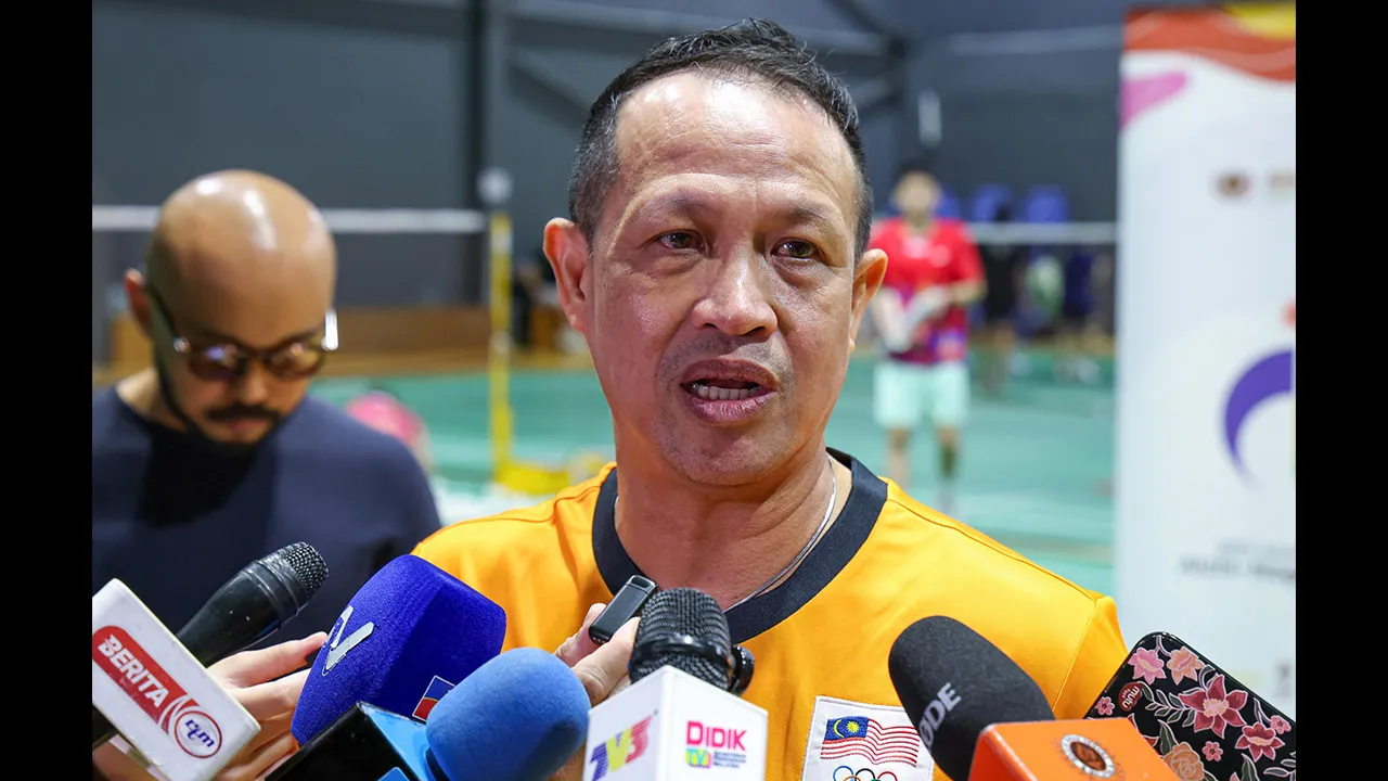 KUALA LUMPUR, 9 Sept - Jurulatih Beregu Kebangsaan, Rexy Mainaky ketika ditemui media selepas menjalani sesi latihan sebagai persiapan menghadapi Sukan Asia Aichi-Nagoya 2026 di Akademi Badminton Bukit Kiara hari ini. - fotoBERNAMA (2026) HAK CIPTA TERPELIHARA