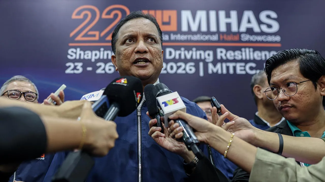 KUALA LUMPUR, 26 Sept - Pengerusi Perbadanan Pembangunan Perdagangan Luar Malaysia (MATRADE) Datuk Seri Reezal Merican Naina Merican bercakap kepada pemberita selepas menghadiri Anugerah MIHAS 2026 di Pusat Pameran dan Perdagangan Antarabangsa Malaysia (MITEC), hari ini. - fotoBERNAMA (2026) HAK CIPTA TERPELIHARA