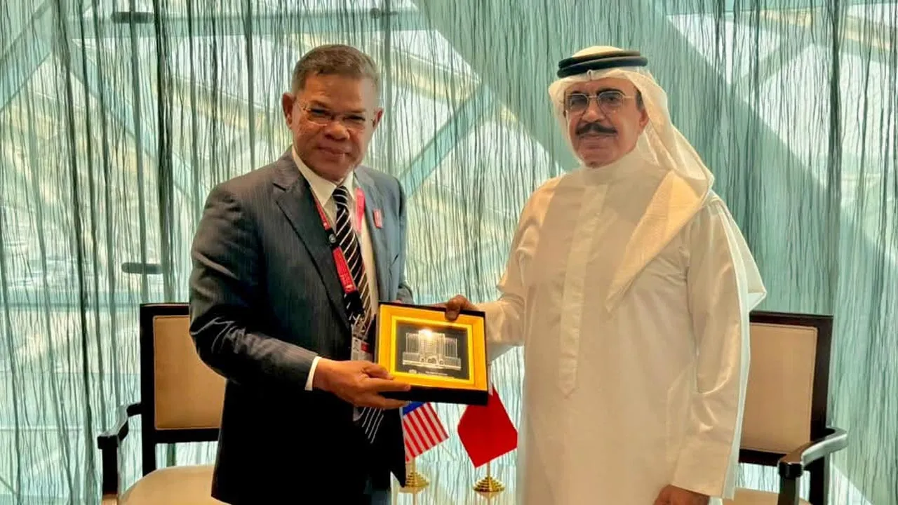 Di sela-sela Kongres Pertubuhan Bangsa-Bangsa Bersatu Ke-15 Mengenai Pencegahan Jenayah dan Keadilan Jenayah di Abu Dhabi, saya mengadakan pertemuan dua hala bersama Menteri Dalam Negeri Kerajaan Bahrain, H.E. General Shaikh Rashid bin Abdulla Al Khalifa. -- FB Saifuddin Nasution Ismail