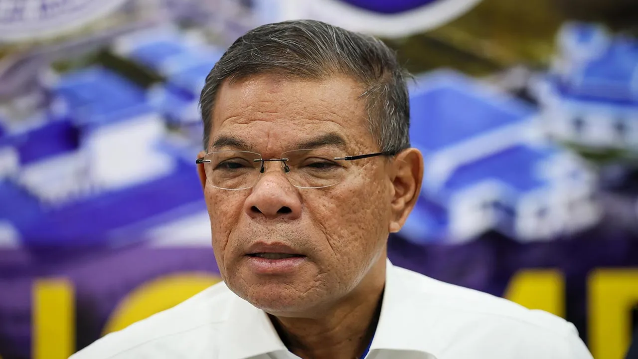 PASIR PUTEH, 3 Sept - Menteri Dalam Negeri, Datuk Seri Saifuddin Nasution Ismail pada sidang media selepas Penyerahan Projek Siap Markas Pasukan Polis Marin Wilayah Tiga, Tok Bali hari ini. - fotoBERNAMA (2026) HAK CIPTA TERPELIHARA