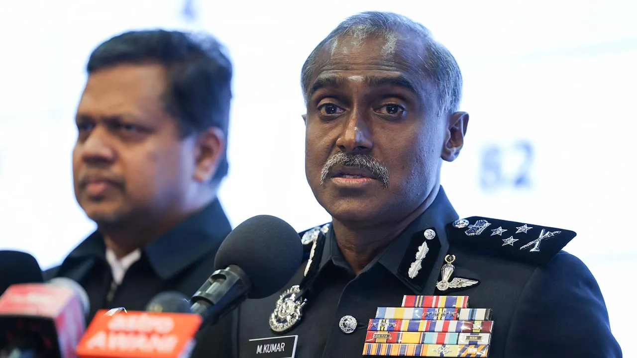 Kuala Lumpur , 22 September 2026.Pengarah Jabatan Siasatan Jenayah (JSJ) Datuk M. Kumar pada sidang media berikutan Op Pedo Bersepadu diantara PDRM dan SKMM 3.0 di Ibu Pejabat Polis Bukit Aman Kuala Lumpur.Astro AWANI / SHAHIR OMAR