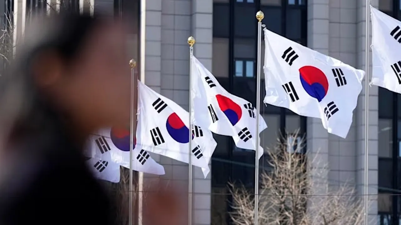 South Korean national flags flutter in the wind at the government complex in Seoul, South Korea, on Feb 27, 2025. (File photo: AP/Lee Jin-man)