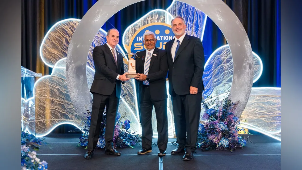 Pengasas Kids Scuba dan Duta Diveheart Malaysia, Syed Abd Rahman Syed Hassan menerima anugerah berprestij International Scuba Diving Hall of Fame (ISDHF) 2026. Foto AWANI