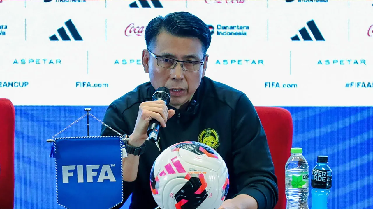 JAKARTA, 24 Sept - Ketua Jurulatih Interim Pasukan Bola Sepak Malaysia, Tan Cheng Hoe bercakap pada sidang media pra perlawanan kempen sulung Piala ASEAN FIFA 2026 di Stadium Utama Gelora Bung Karno, di sini hari ini. Cheng Hoe akan memimpin skuad Harimau Malaya dalam Kumpulan A Piala ASEAN FIFA 2026, dengan aksi pembukaan menentang Bangladesh sebelum berdepan tuan rumah Indonesia dan Singapura. - fotoBERNAMA