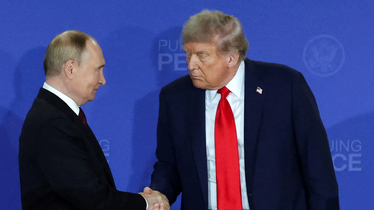 U.S. President Donald Trump and Russian President Vladimir Putin shake hands during a press conference following their meeting to negotiate an end to the war in Ukraine, at Joint Base Elmendorf-Richardson in Anchorage, Alaska, U.S., August 15, 2025. REUTERS/Jeenah Moon