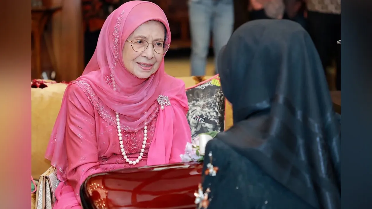 Innalillahi wainnailaihiroji’un…  Al fatihah.. kredit: FB Siti Nurhaliza﻿