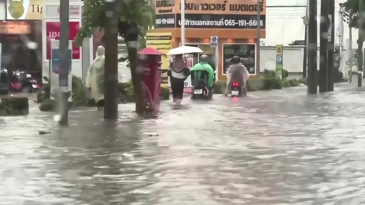 Persistent heavy rain flooded dozens of roads in Bangkok on Friday, September 25. The Thai Meteorological Department warned of heavy rain across much of the country through Sunday. Flash floods and forest run-off were possible, especially on foothill slopes and in low-lying areas. -- AP