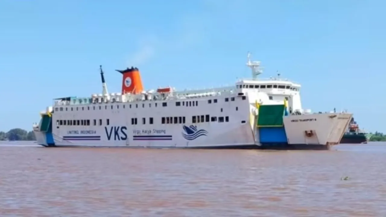 "VIRGO TRANSPORT 8" is the former "Ferry Kurushima," and it has been reported that it sank in the early morning hours en route from Surabaya to Banjarmasin. The exact cause is currently under investigation.