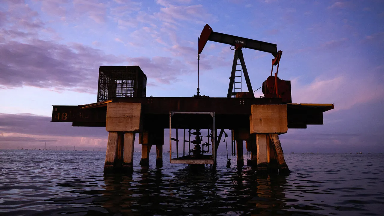  An oil pumpjack at Lake Maracaibo in Cabimas, Venezuela, January 27, 2026. REUTERS/Leonardo Fernandez Viloria