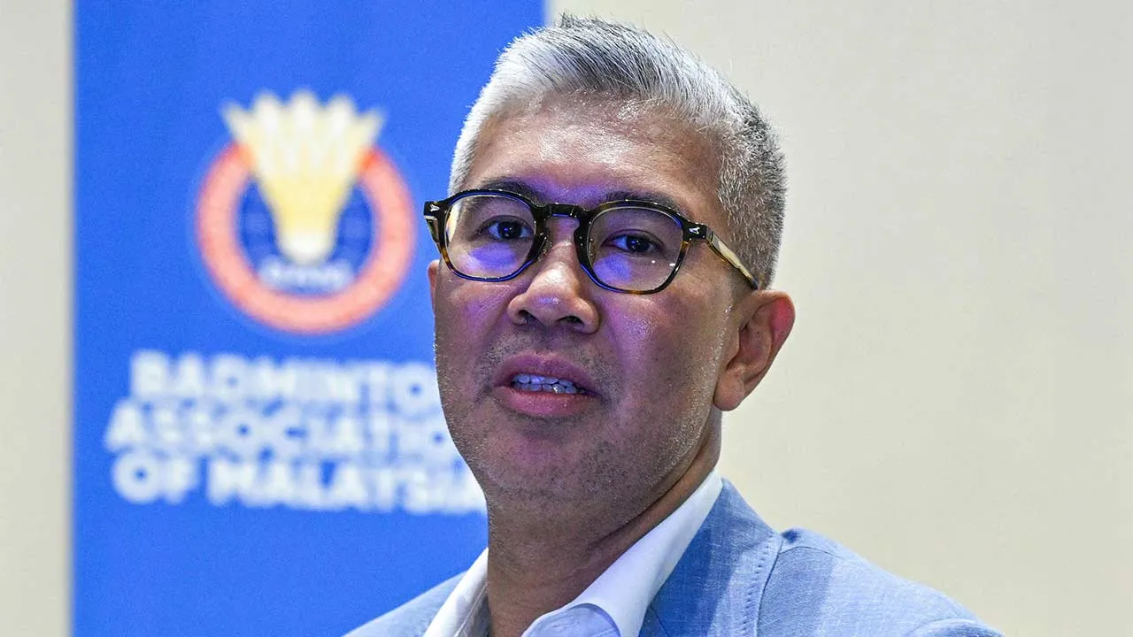 KUALA LUMPUR, 12 Sept - Presiden Persatuan Badminton Malaysia (BAM) Tengku Datuk Seri Zafrul Abdul Aziz bercakap pada sidang media selepas Mesyuarat Majlis Persatuan Badminton Malaysia (BAM) di Akademi Badminton Malaysia, Bukit Kiara hari ini. - fotoBERNAMA (2026) HAK CIPTA TERPELIHARA