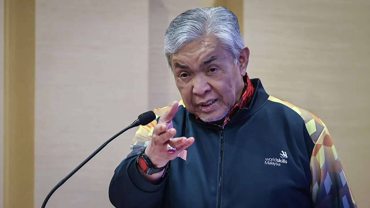 KUALA LUMPUR, 8 Sept - Timbalan Perdana Menteri Datuk Seri Ahmad Zahid Hamidi berucap pada majlis Perjumpaan Khas Delegasi Malaysia ke Worldskills Shanghai 2026 di Menara Dato' Onn. - fotoBERNAMA (2026) HAK CIPTA TERPELIHARA
