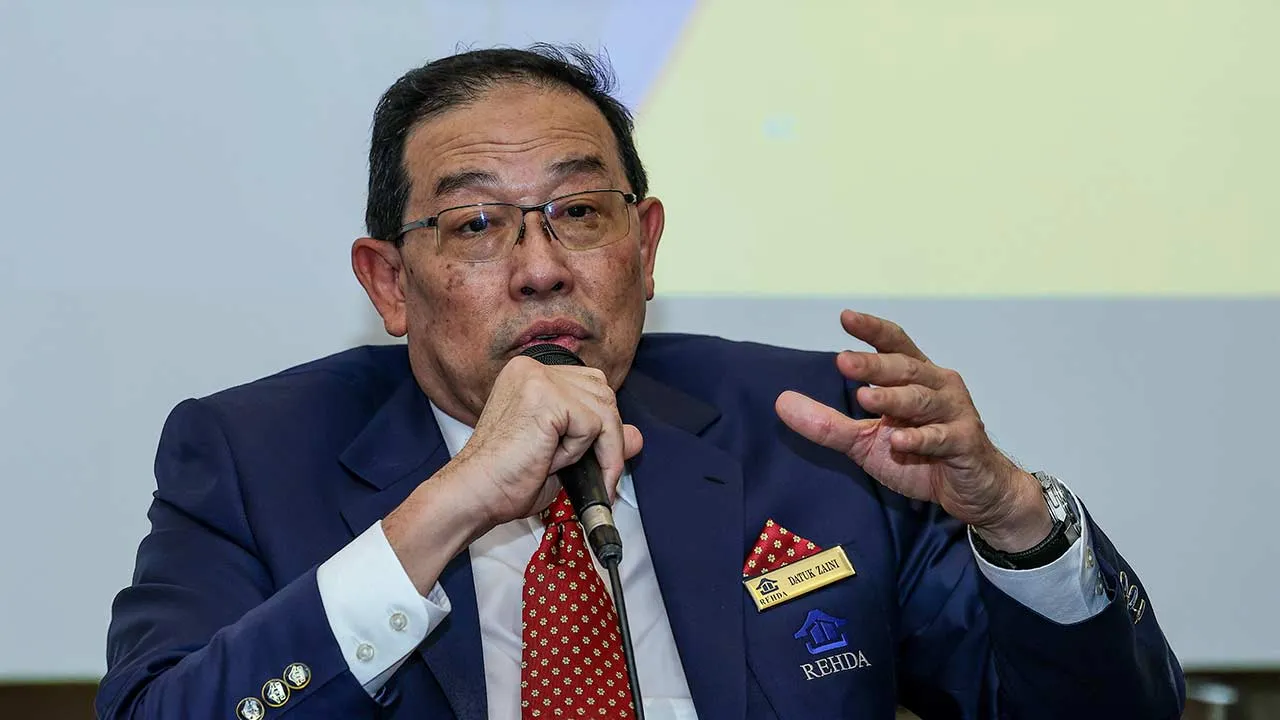KUALA LUMPUR, Sept 23 - President of REHDA Malaysia Datuk Zaini Yusoff speaks to media during the briefing of REHDA property industry survey 1H2026 and market outlook for 2H 2026 and 1H 2027 at Wisma REHDA today. - fotoBERNAMA (2026) COPYRIGHT RESERVED