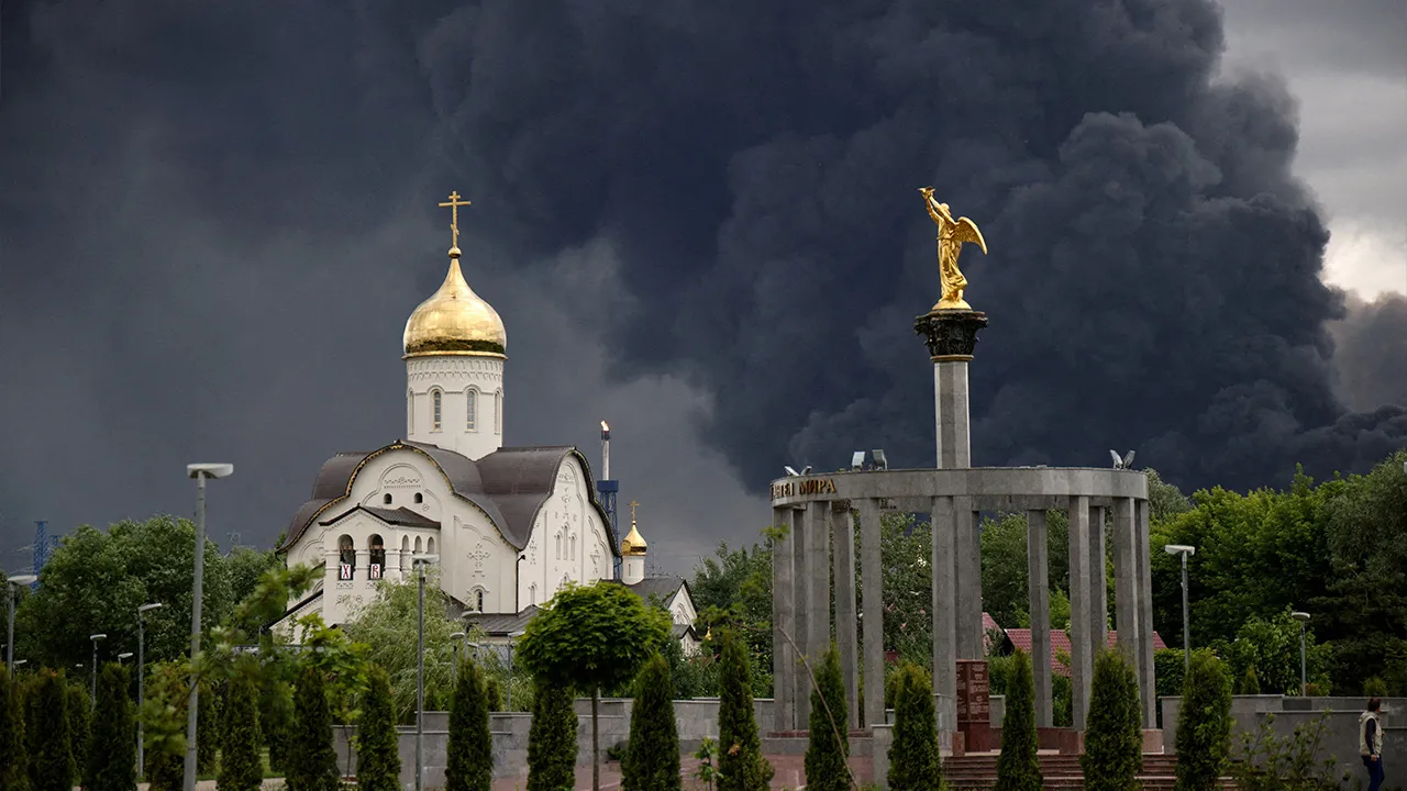 Smoke rises from an oil refinery following a Ukrainian drone attack in the course of Russia-Ukraine conflict, in Moscow, Russia, June 18, 2026, in this picture obtained from social media. SOCIAL MEDIA/via REUTERS
