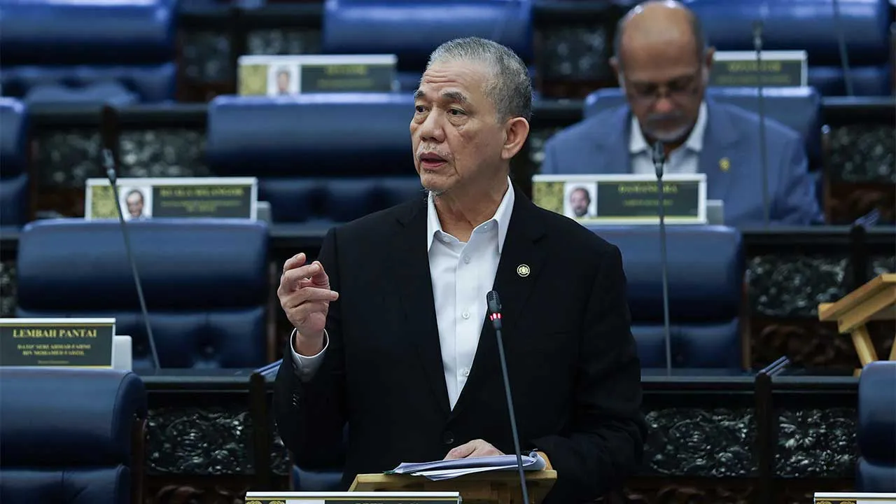 KUALA LUMPUR, 27 Okt -- Timbalan Perdana Menteri merangkap Menteri Peralihan Tenaga dan Transformasi Air Datuk Seri Fadillah Yusof ketika menggulung perbahasan sempena Mesyuarat Ketiga, Penggal Kelima, Parlimen ke-15 di Bangunan Parlimen hari ini.  -- fotoBERNAMA (2026) HAK CIPTA TERPELIHARA