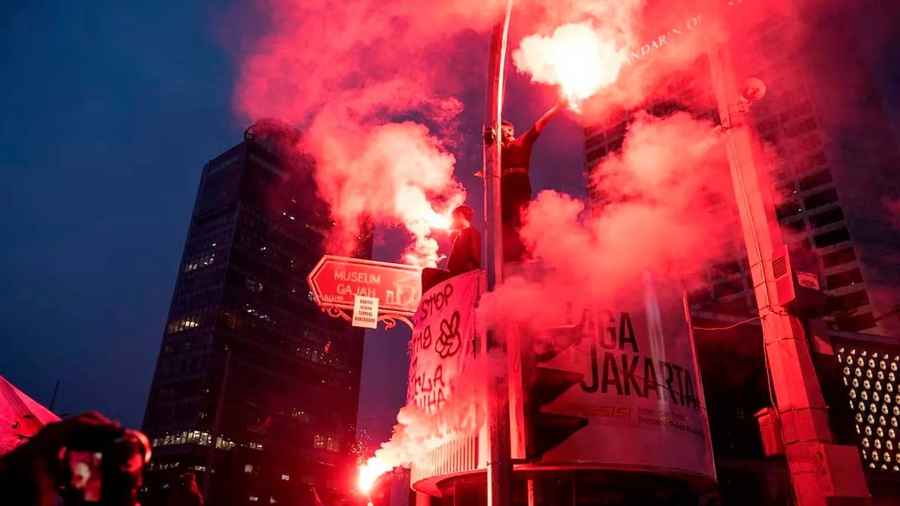 [TB]_2 Demo, Jakarta_REUTERS