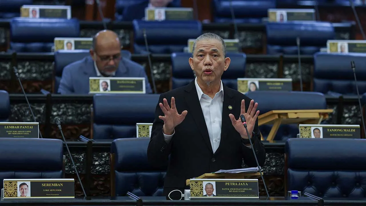 KUALA LUMPUR, 27 Okt -- Timbalan Perdana Menteri merangkap Menteri Peralihan Tenaga dan Transformasi Air Datuk Seri Fadillah Yusof ketika menggulung perbahasan sempena Mesyuarat Ketiga, Penggal Kelima, Parlimen ke-15 di Bangunan Parlimen hari ini.  -- fotoBERNAMA (2026) HAK CIPTA TERPELIHARA
