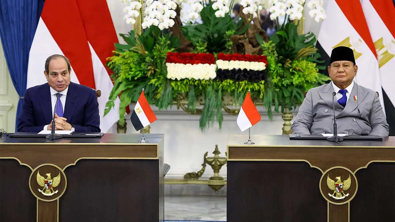 Egyptian President Abdel Fattah al-Sisi speaks during a joint-press conference with Indonesian President Prabowo Subianto following their meeting at the Merdeka Palace in Jakarta, Indonesia, October 11, 2026. REUTERS/Ajeng Dinar Ulfiana