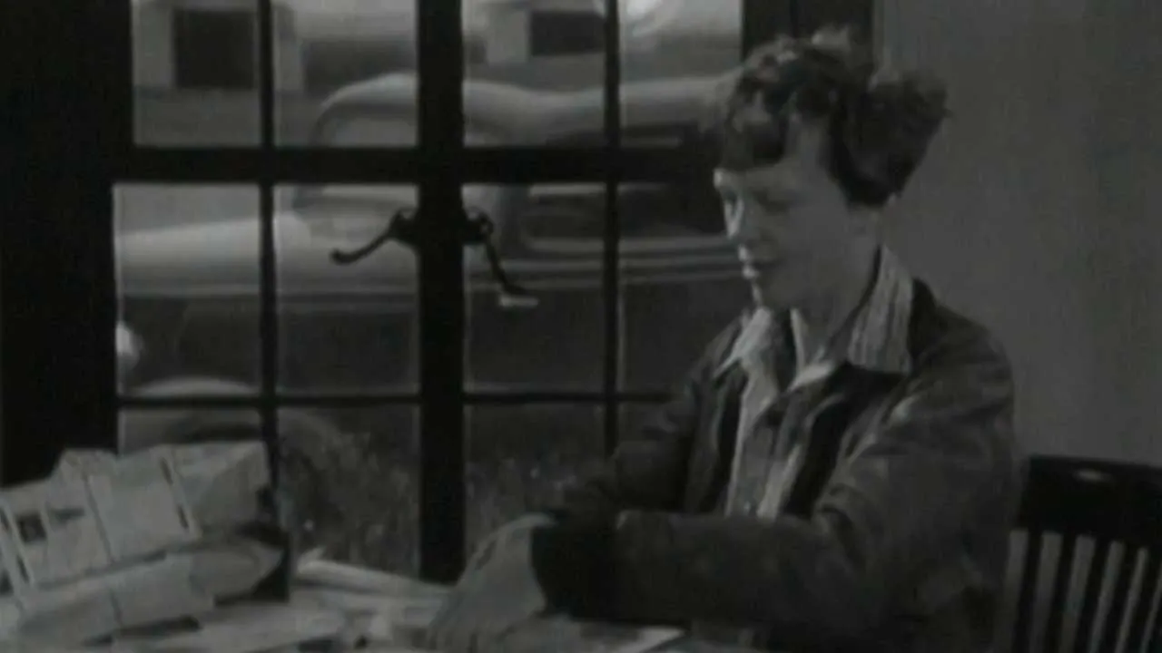 NEWSREEL FOOTAGE OF AMELIA EARHART WITH HER HUSBAND, GEORGE PALMER PUTNAM