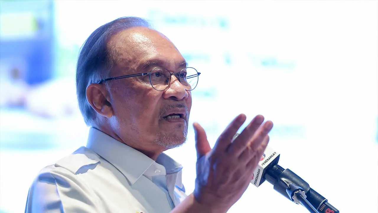 Putrajaya , 19 Okttober 2026. Perdana Menteri ,Datuk Seri Anwar Ibrahim menyampaikan ucapan berikutan Majlis Perhimpunan Bulanan Kementerian Kewangan di Kementerian Kewangan Putrajaya.Astro AWANI /SHAHIR OMAR