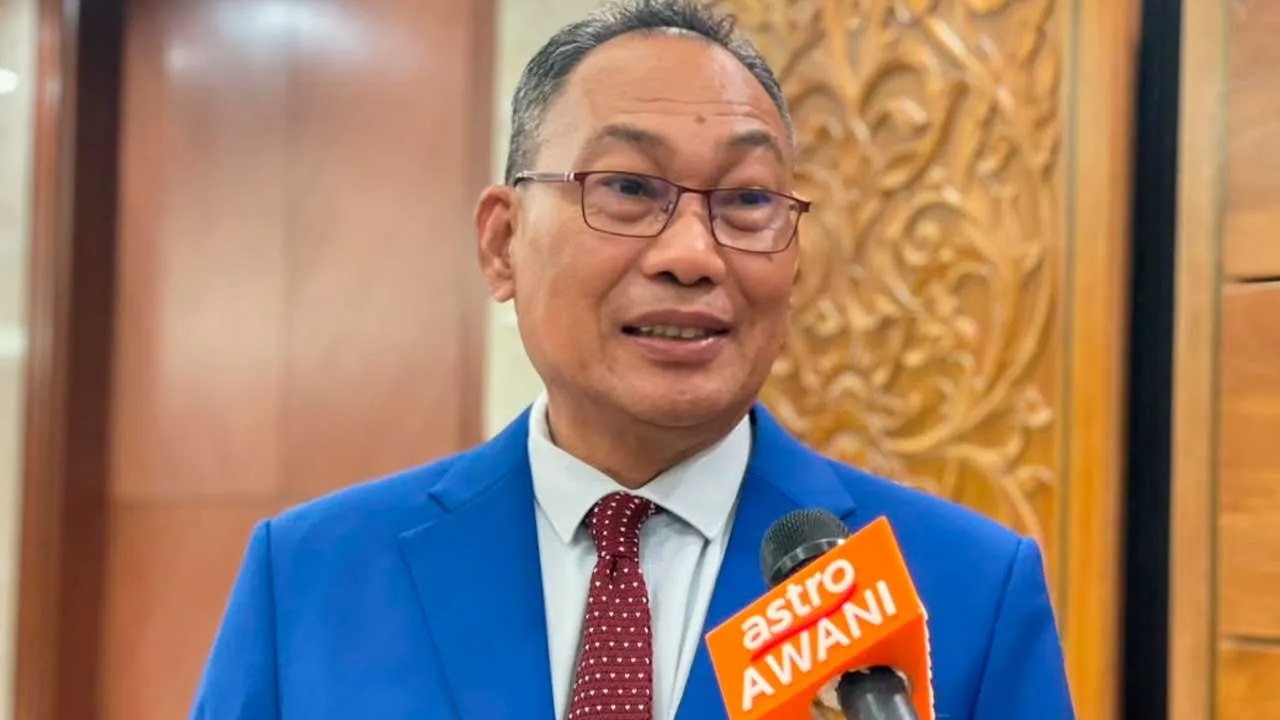 Ahli Parlimen Pendang, Datuk Awang Hashim, berkata beberapa pengumuman dalam belanjawan itu perlu dinilai berdasarkan keupayaan kerajaan melaksanakannya, terutama mengambil kira pencapaian peruntukan dan projek yang diumumkan pada tahun sebelumnya. - Astro AWANI