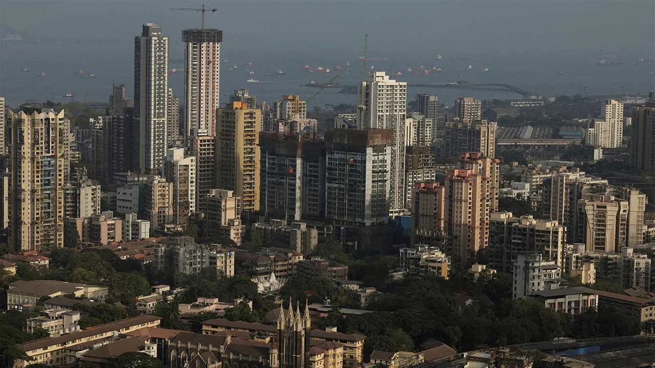 FILE PHOTO: A general view of the skyline in Mumbai, India, May 5, 2025. REUTERS/Francis Mascarenhas/File Photo