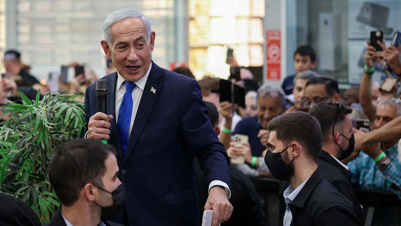 Israeli Prime Minister Benjamin Netanyahu meets members of the public, ahead of Israel’s national election, in Yokneam Illit, Israel, October 18, 2026. - REUTERS/Shir Torem