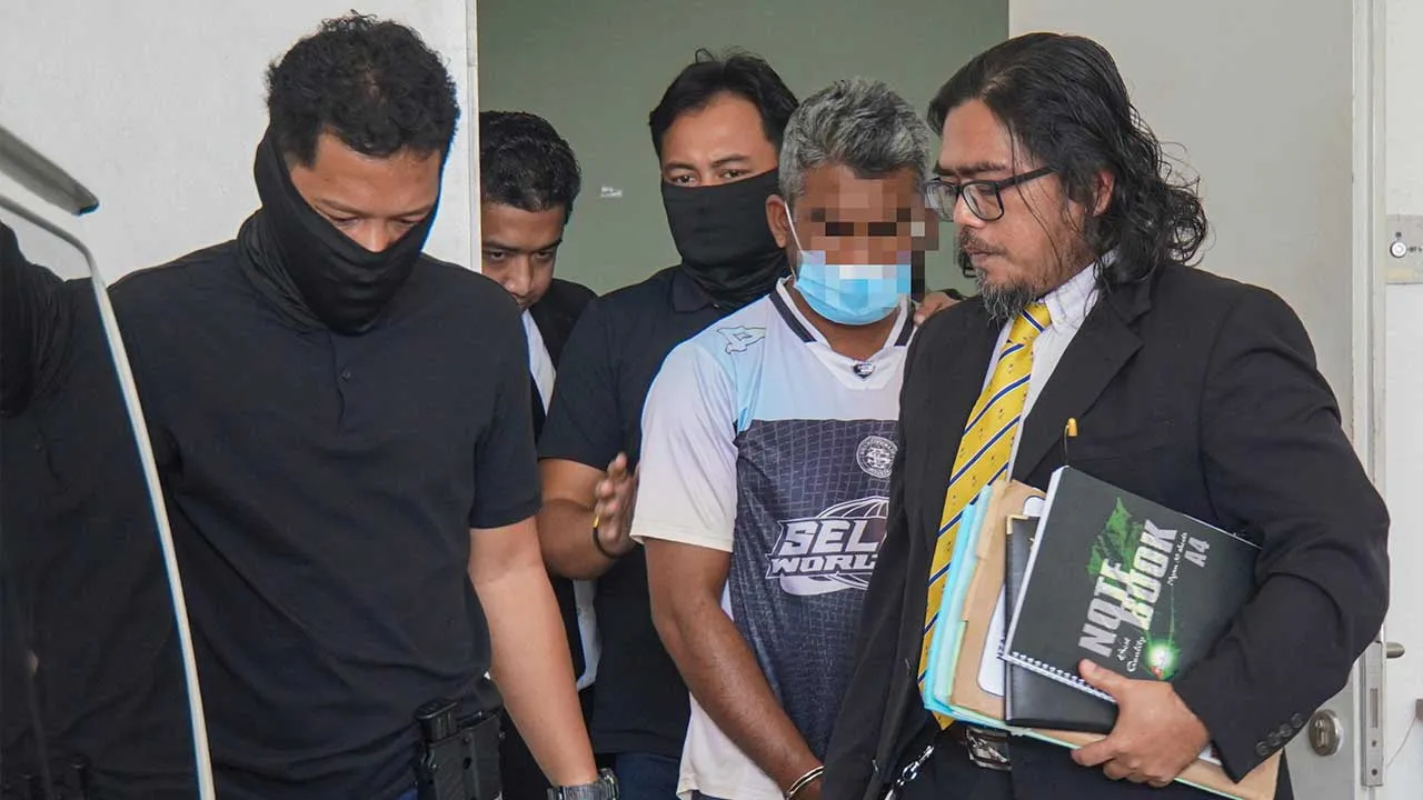 KANGAR, 13 Okt - Seorang lelaki pelarian Myanmar pemegang kad Suruhanjaya Tinggi Pertubuhan Bangsa-Bangsa Bersatu bagi Pelarian (UNHCR) direman tujuh hari bermula hari ini bagi membantu siasatan kes bunuh.  Ketua Polis Daerah Kangar ACP Yusharifuddin Mohd Yusop berkata perintah reman terhadap suspek berusia 38 tahun itu dikeluarkan Majistret Mahkamah Kangar Nurul Natasha Rizal.  - fotoBERNAMA (2026) HAK CIPTA TERPELIHARA