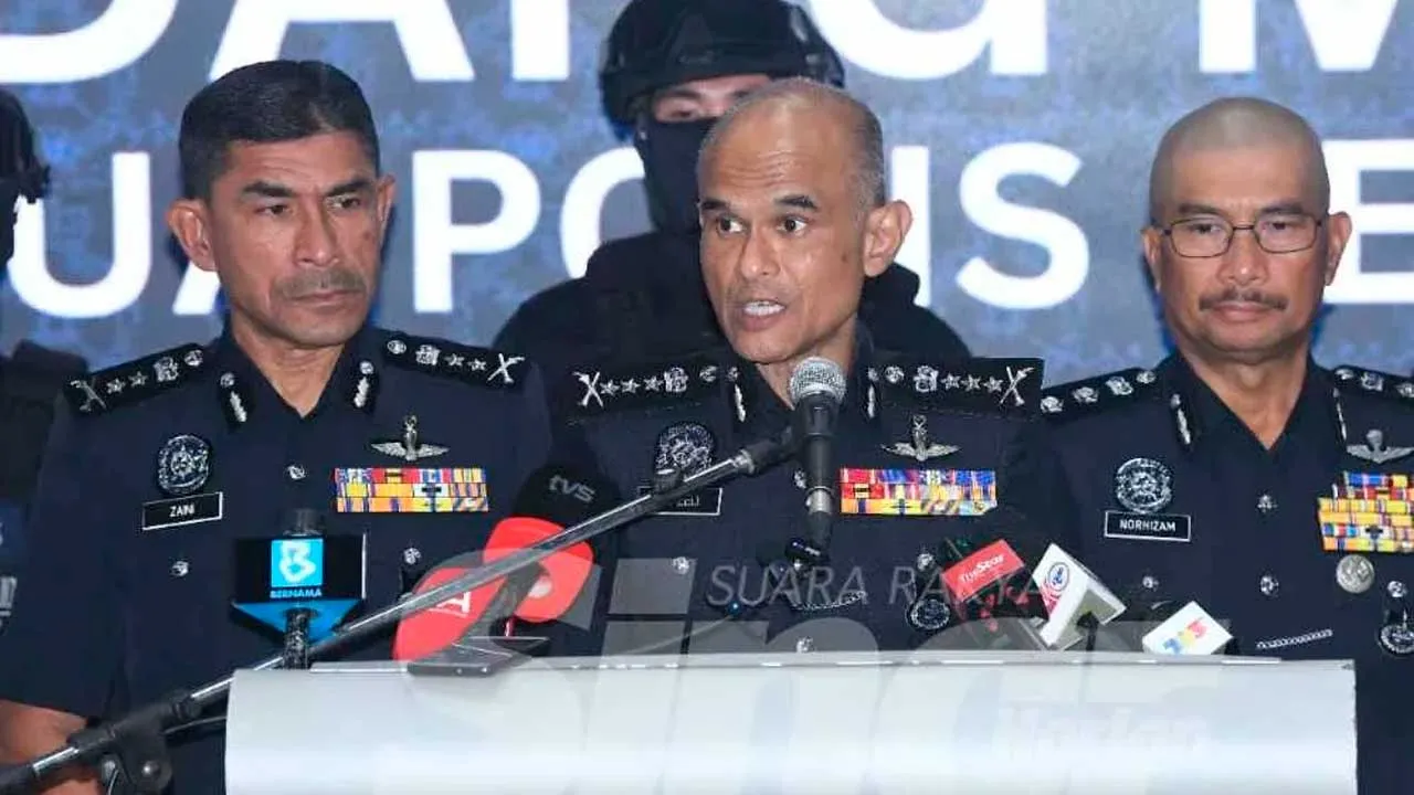 SHAH ALAM – Kegiatan seorang lelaki yang didakwa menyamar sebagai pengawal peribadi sulit Raja Muda Selangor dipercayai aktif sejak tahun 2024 dengan nilai kerugian keseluruhan dianggarkan mencecah RM700,000.
