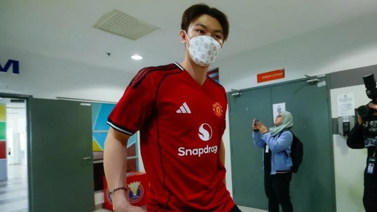 KUALA LUMPUR, 20 Okt (Bernama) -- Kes saman difailkan pemain perseorangan lelaki profesional negara Lee Zii Jia terhadap syarikatnya, LZJ Management Sdn Bhd serta keluarga berjaya diselesaikan secara baik di Mahkamah Tinggi di sini, hari ini.