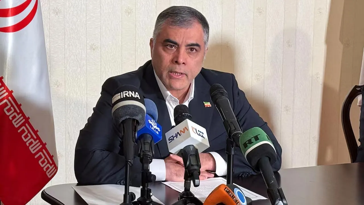 Iranian Oil Minister Mohsen Paknejad makes a statement following a signing ceremony attended by Russian Energy Minister Sergei Tsivilev in Moscow, Russia, April 25, 2025. REUTERS/Olesya Astakhova
