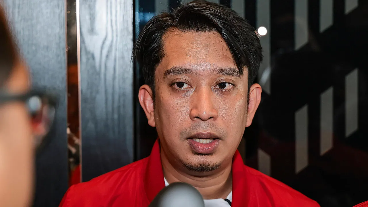 MELAKA , 30 Okt -- Pemangku Pengerusi MPN Keadilan Melaka Adam Adli bercakap kepada media pada Program Hi Tea bersama Kelab Media Melaka di sebuah hotel, hari ini._BERNAMA