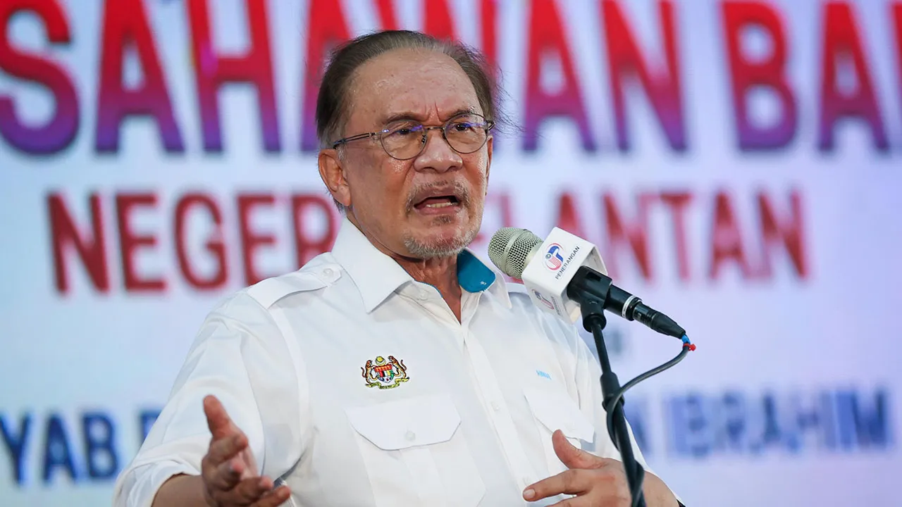 KOTA BHARU, 31 Okt -- Perdana Menteri Datuk Seri Anwar Ibrahim berucap pada Perasmian Skim Usahawan Bangkit Negeri Kelantan hari ini.  --fotoBERNAMA (2026) HAK CIPTA TERPELIHARA