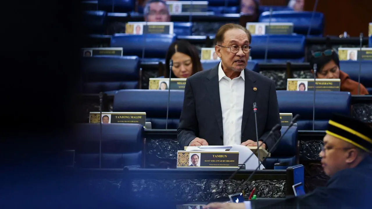 KUALA LUMPUR, 20 Okt -- Perdana Menteri yang juga Menteri Kewangan Datuk Seri Anwar Ibrahim ketika sesi Pertanyaan - Pertanyaan Bagi Jawab Lisan sempena Mesyuarat Ketiga, Penggal Kelima, Parlimen ke-15 di Bangunan Parlimen hari ini.  -- fotoBERNAMA (2026) HAK CIPTA TERPELIHARA