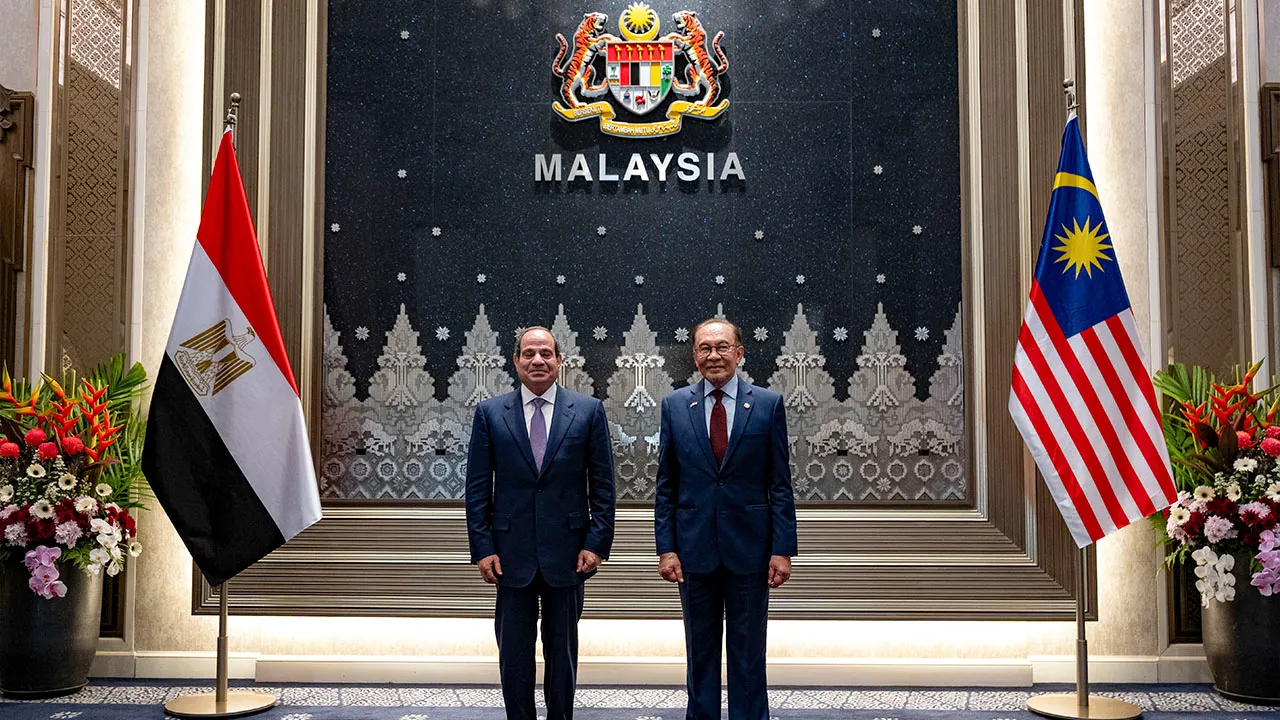 YAB Perdana Menteri, Dato' Seri Anwar Ibrahim menyambut ketibaan Tamu Kenegeraan Presiden Republik Arab Mesir, Abdel Fattah El-Sisi di Kompleks Seri Perdana, Putrajaya. 10 Oktober 2026. AFIQ HAMBALI/Pejabat Perdana Menteri.