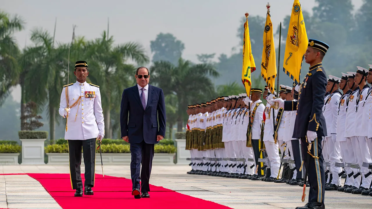 YAB Perdana Menteri, Dato' Seri Anwar Ibrahim mengiringi Yang di-Pertuan Agong, Sultan Ibrahim bagi menyambut Tamu Kenegaraan, Presiden Republik Arab Mesir, Abdel Fattah El-Sisi yang diberi Sambutan Negara di Istana Negara, Kuala Lumpur. 10 Oktober 2026. FATH RIZAL/Pejabat Perdana Menteri