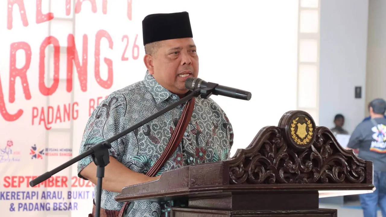 Abu Bakar juga dilucutkan daripada semua jawatan yang dipegang dalam parti dan dilarang membuat sebarang kenyataan atas nama parti tersebut sepanjang tempoh penggantungan. - Facebook Abu Bakar